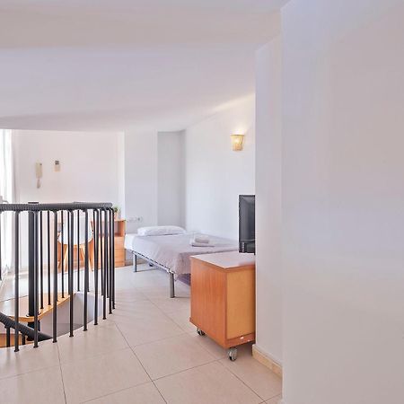 Apartamentos Velor กาสเตย์เดเฟลส์ ภายนอก รูปภาพ